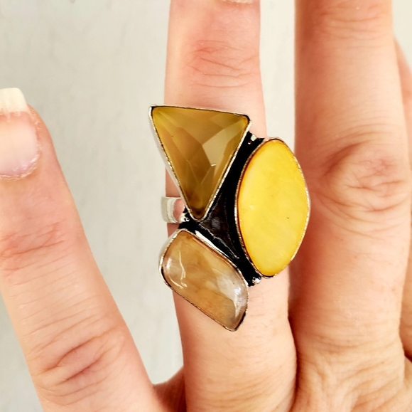 New Yellow Agate & Mother of Pearl 925 Silver Ring. - Picture 6 of 8